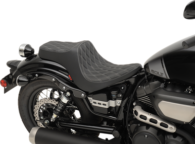 Z1R Predator III Seat - Diamond - Silver Stitching - Bolt 0810-2070